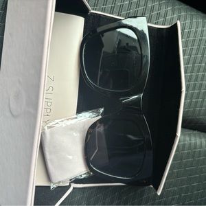 Women’s Z Supply polarized sunglasses